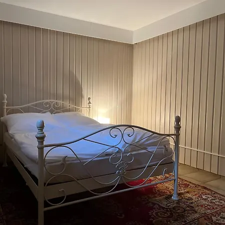 Grosses Haus Mit Top-garten Mitten In فيلة