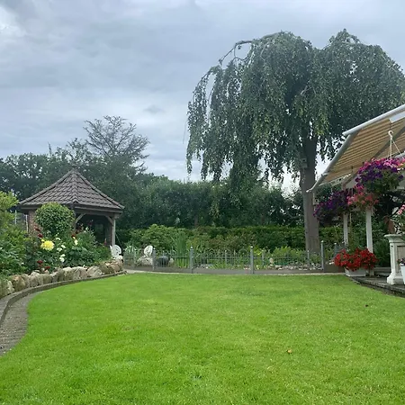 Grosses Haus Mit Top-garten Mitten In Villa *
