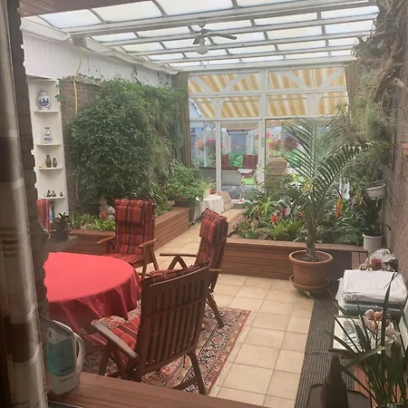 Villa Grosses Haus Mit Top-garten Mitten In