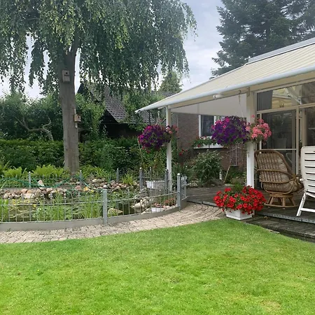 Grosses Haus Mit Top-garten Mitten In Haselünne